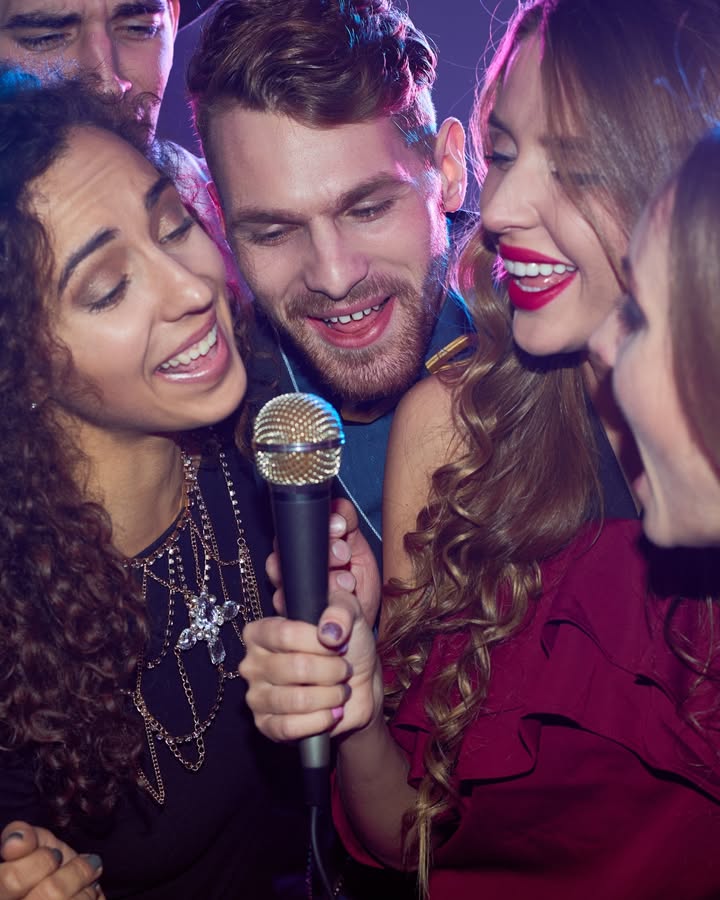Featured image for “Free Karaoke Friday at Swansea Workers”